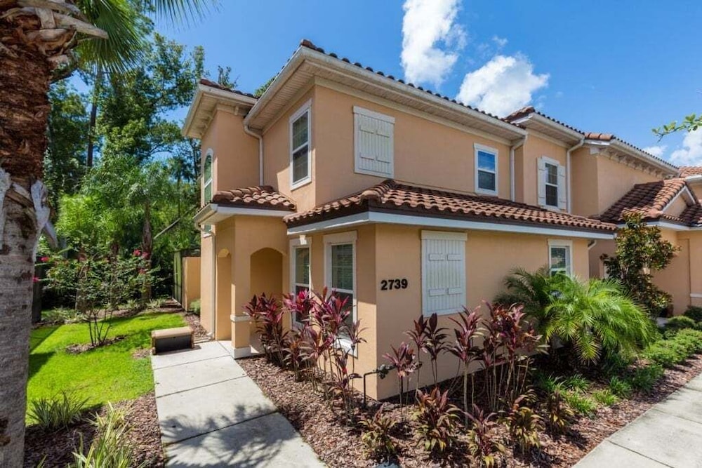 Regal Oaks Townhome: Pool, Hot Tub & Near Disney 3 Bedroom Townhouse