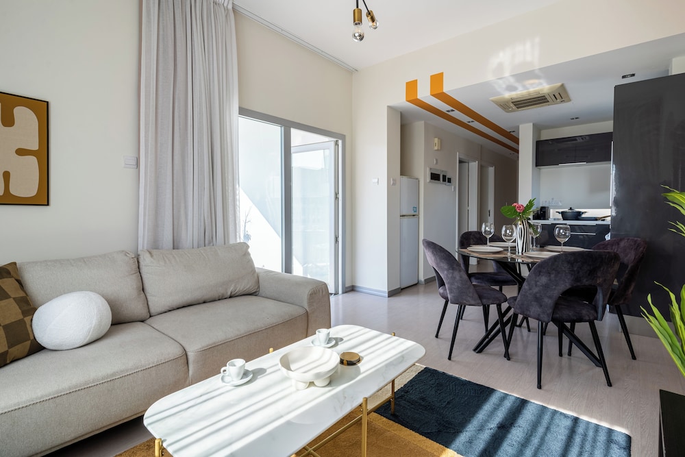 Local Host Living - Signature Apartments in Nicosia