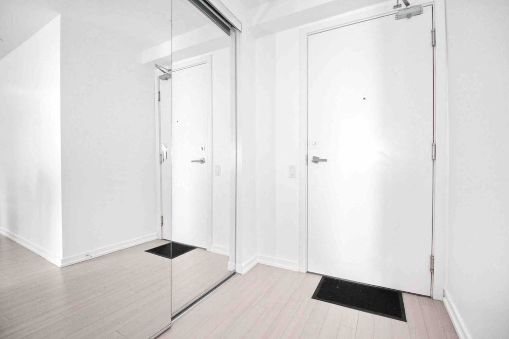 Executive Suite Entertainment District-3