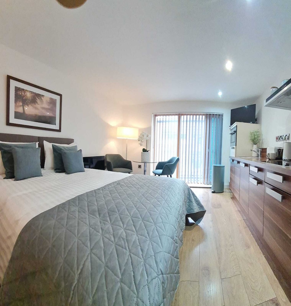 Sheffield 3rd fl City Studio Apartment