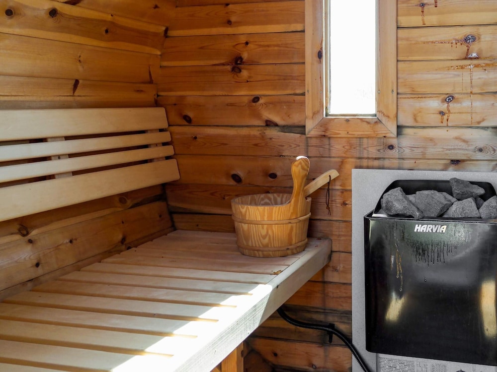 Family-friendly House With Sauna