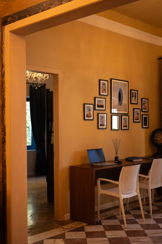 2115 Boutique Hostel