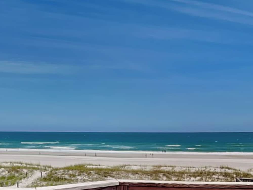 Paradise Palms by Topsail Realty