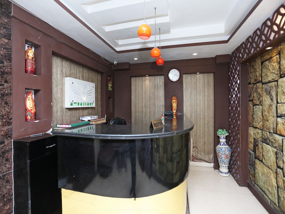 Lobby & Reception