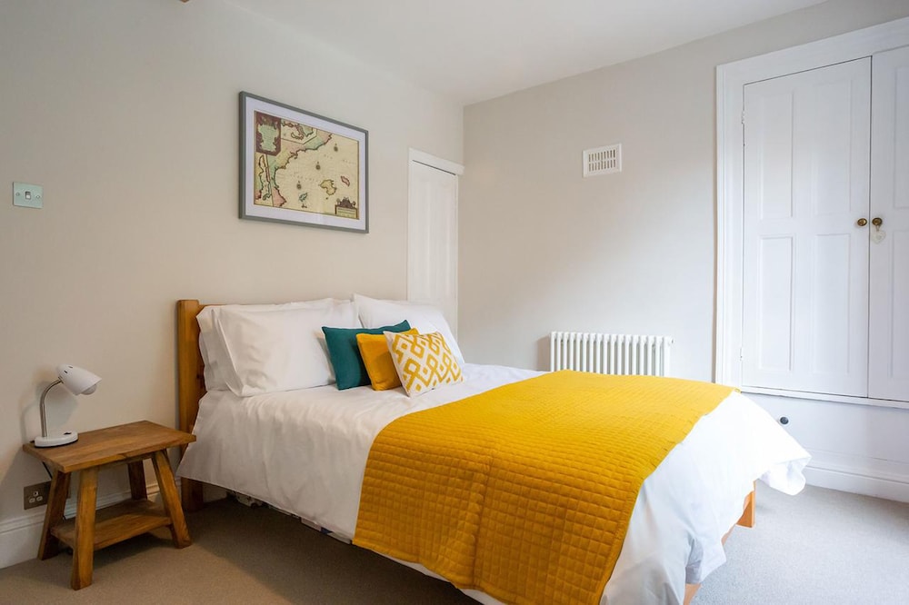 Clovelly House view 5