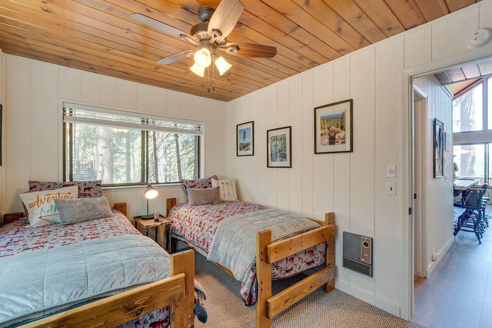 Airy Arnold Cabin Stay w/ Deck + Mountain Views! view 4