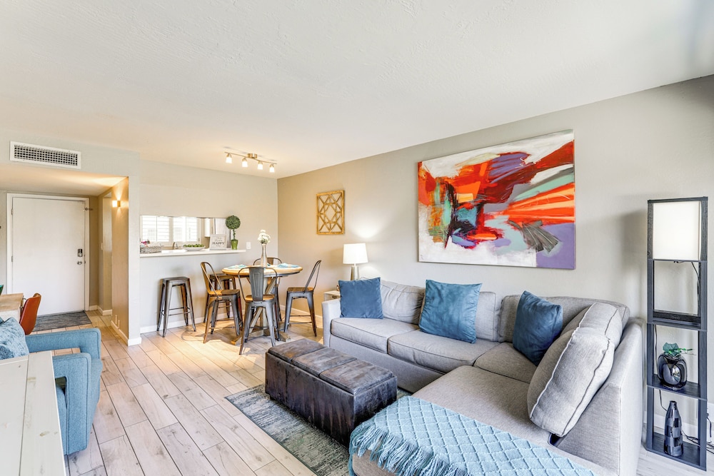 Walk to Old Town: Scottsdale Condo w/ Pool Access!