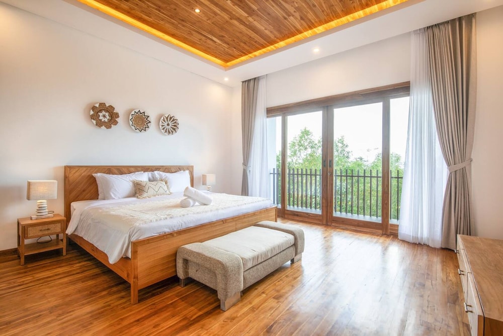 Breeze Opulent 6 BR in With Ocean View 5 Mins to Savaya