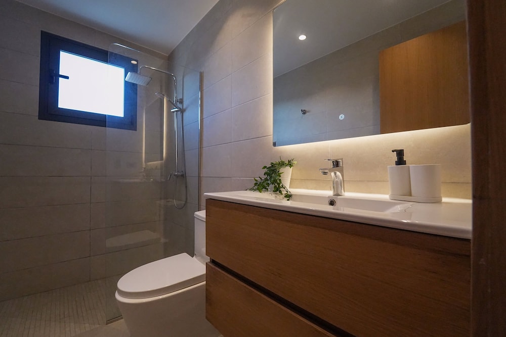 Fantastic new Golf View Apartment