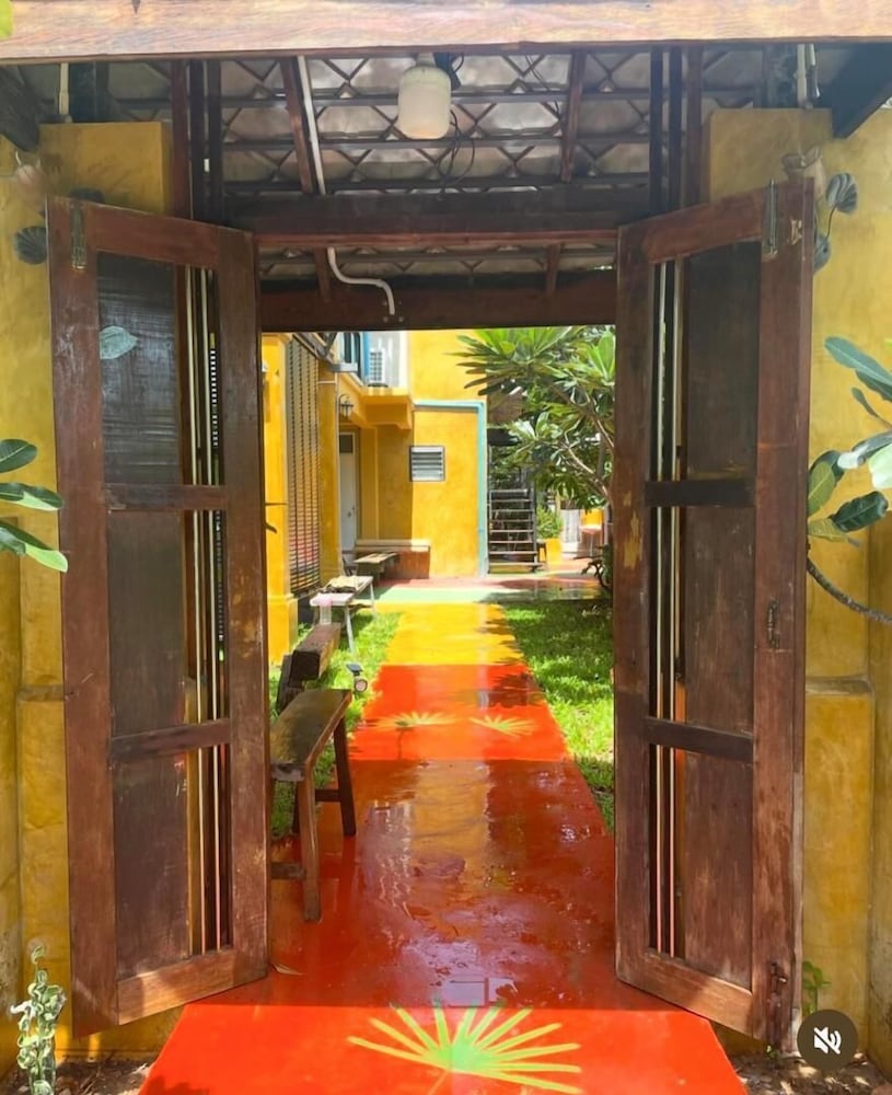Golden Mango House