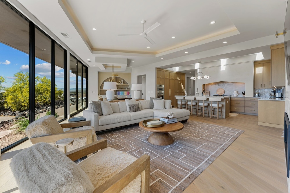 Black Desert Retreat 4 Bedroom Home