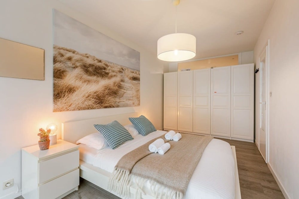 Charming and Cozy Apartment With sea View