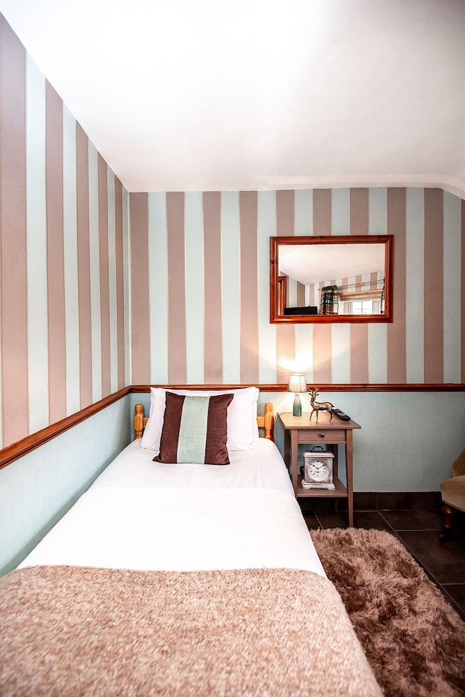 Trivelles Waterhall Country Hotel - Gatwick