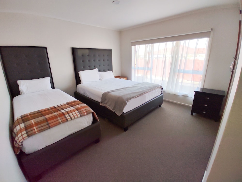 136 St George Motel