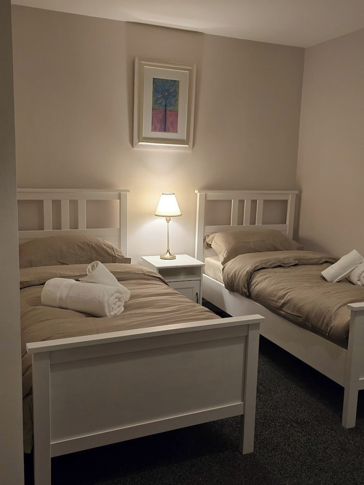 Dublin - 3 Bedroom Cosy Home - Sleeps Max 7