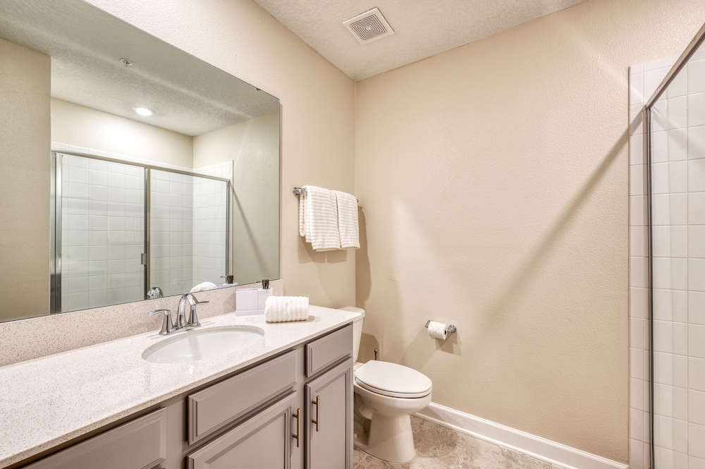 Mickey Themed 2 Bdrm Condo - Image 5