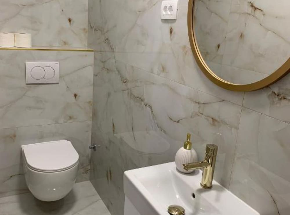 Luxury Apartment Ivo With Jacuzzi Near the Beach