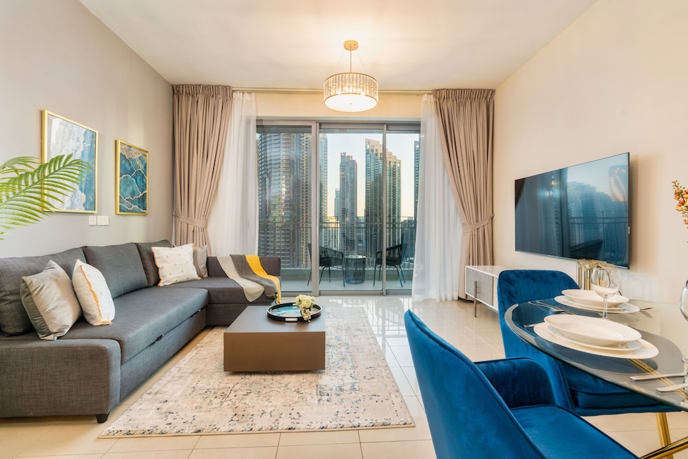 Luxurious 1B With Opera & fountains views