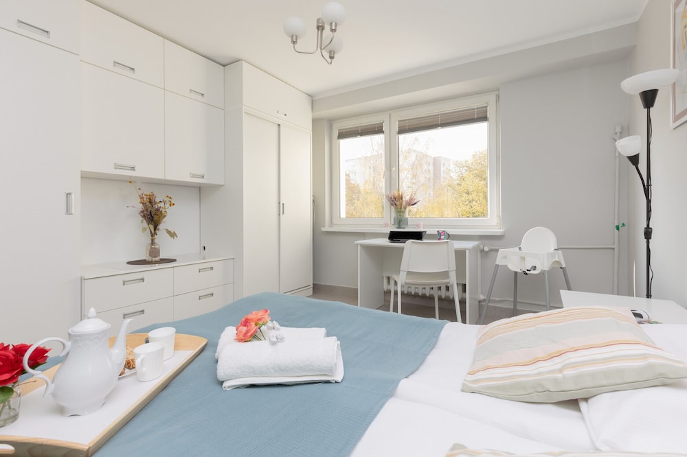 Warsaw Batuty Apartment by Renters view 5