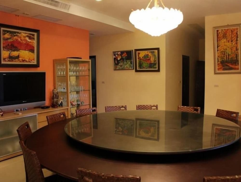 Tainan California Villa