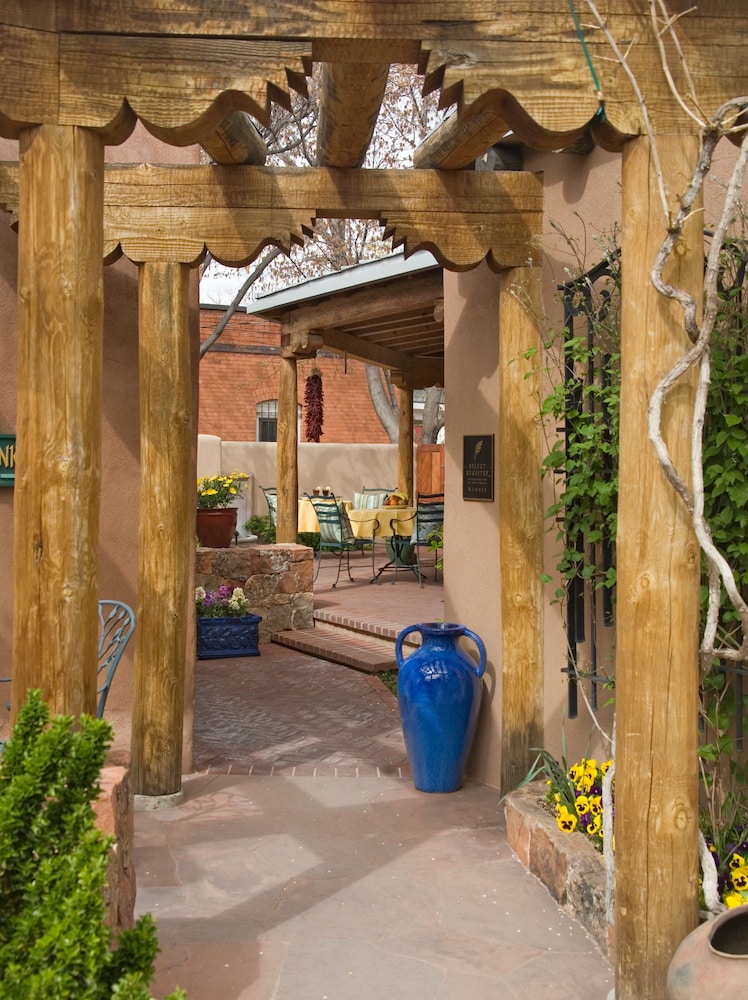 El Farolito Bed & Breakfast Inn