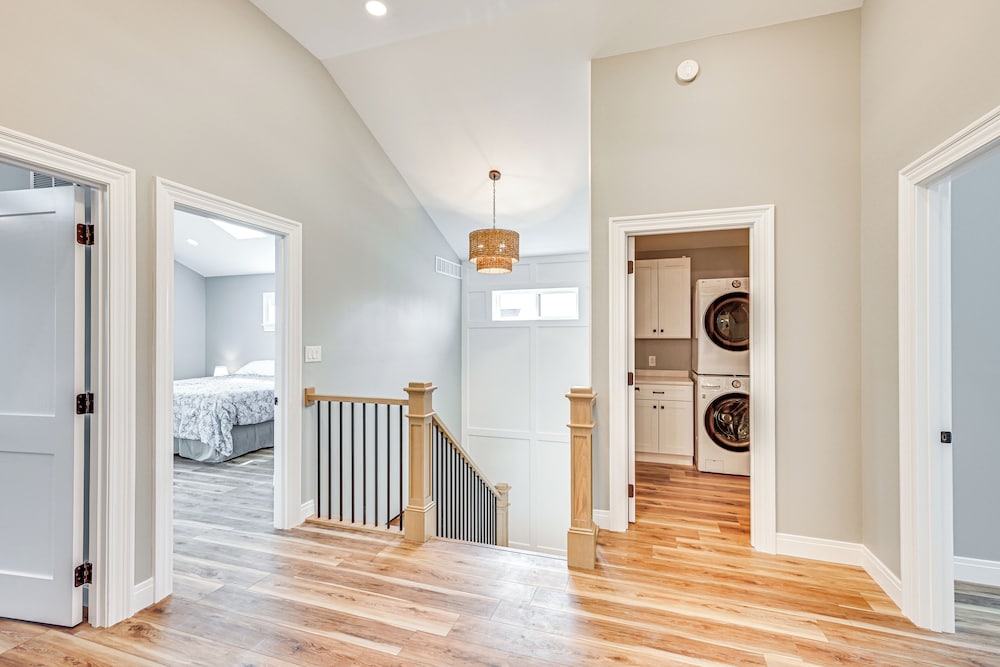 Views, Swimming & Family Fun: Chapman Lake Retreat