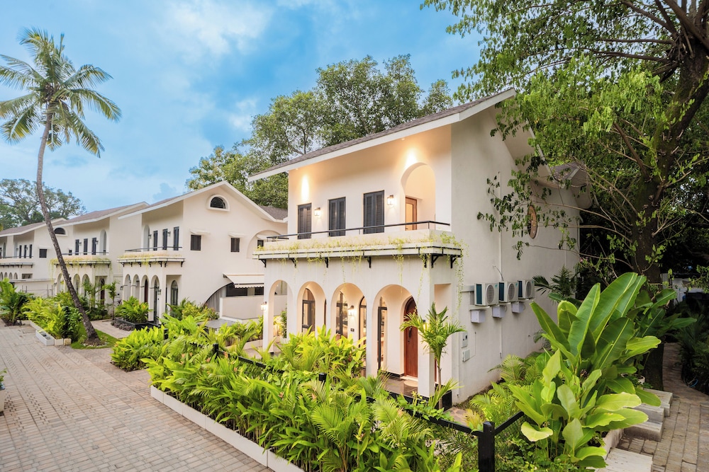 BellaVie | 3-BHK Villa With Private Pool & TV Lounge Area In A Gated Complex