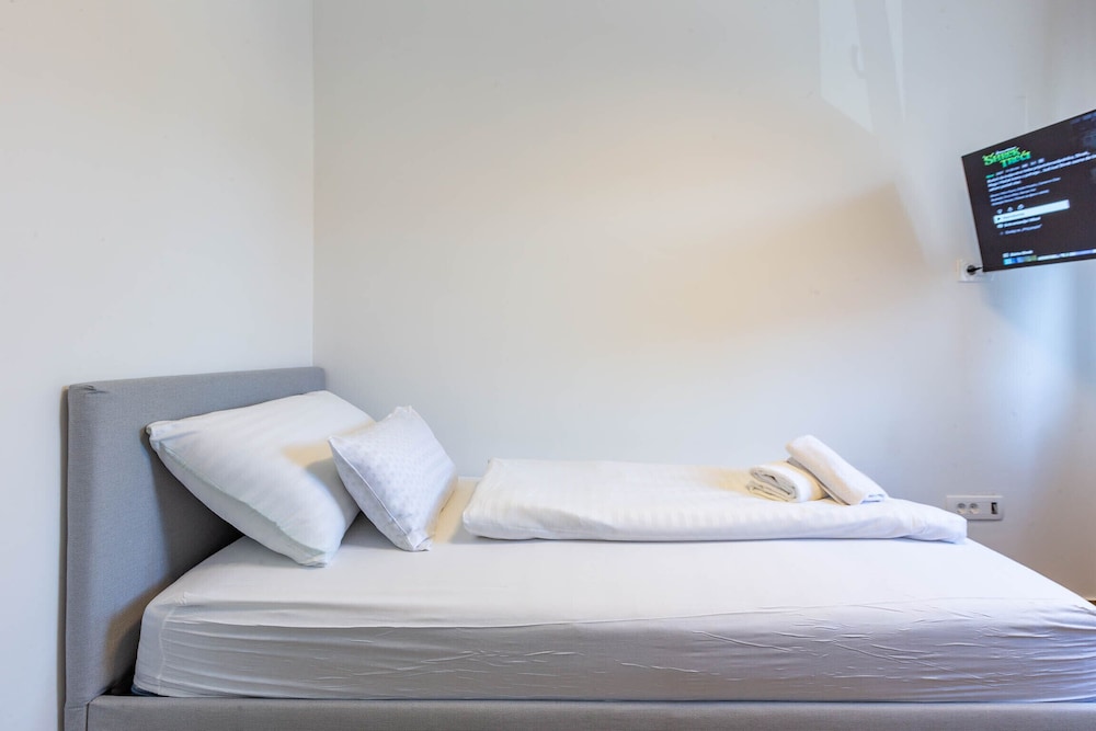 Exquisite Prestige Luxury Apartments With Shared Pool