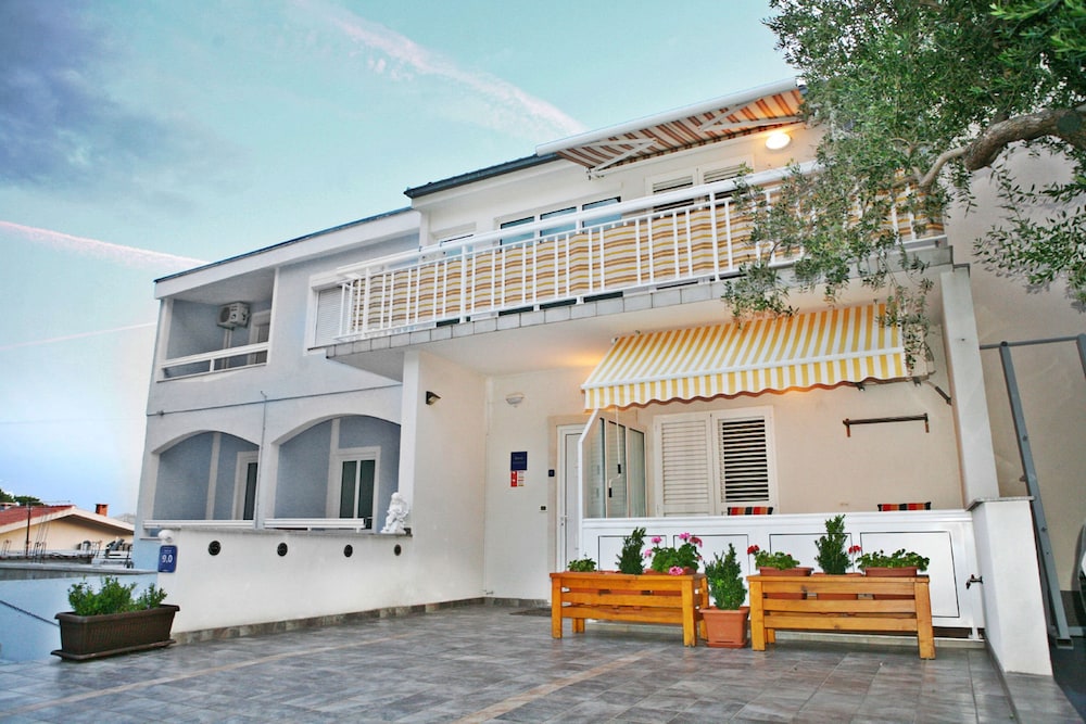 Studio for 2 People - Split Region With Sea View - Close to Commodities