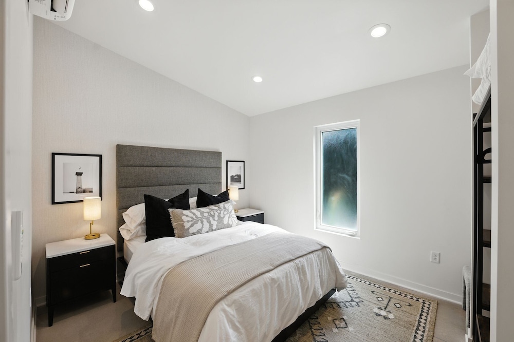 500 House - Unit B 2 Bedroom Townhouse