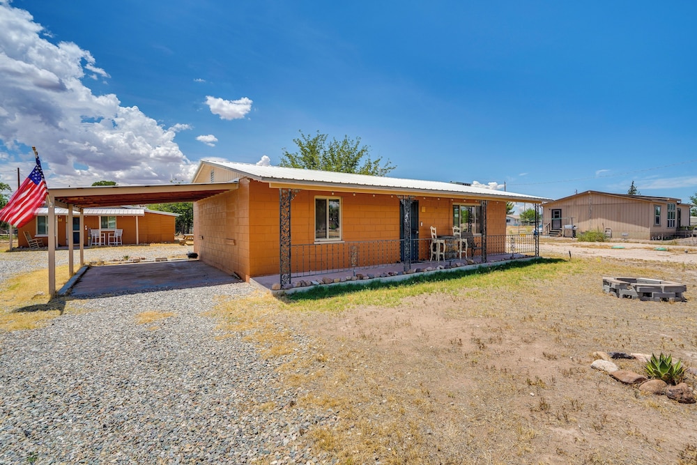 Elfrida Home w/ Yard & Fire Pit: 14 Mi to Wineries