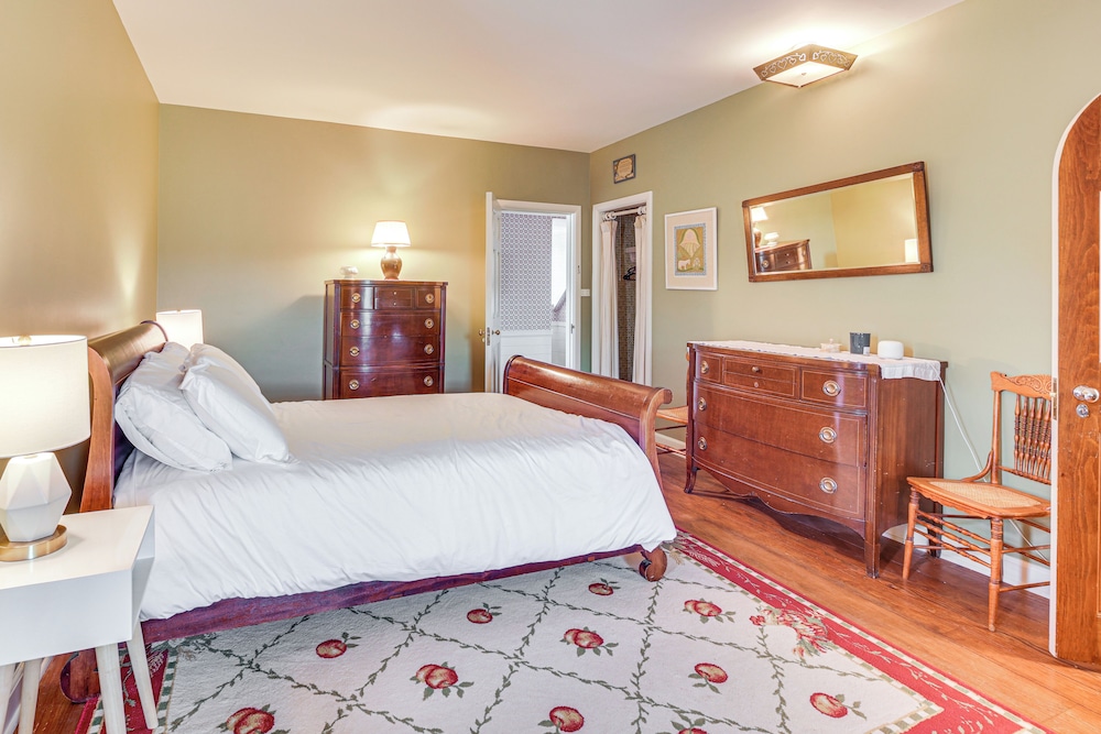 Expansive Retreat on 280 Acres in Lake Placid!