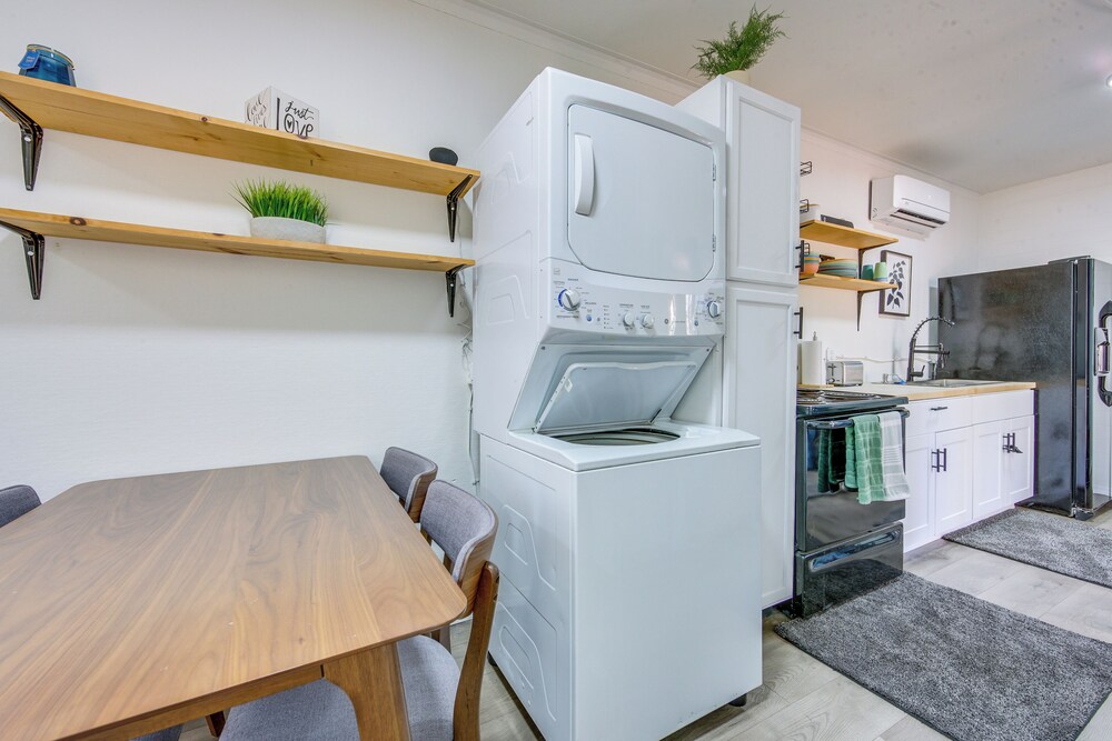 Winnsboro Tiny House w/ Trails, Yard Games & More!