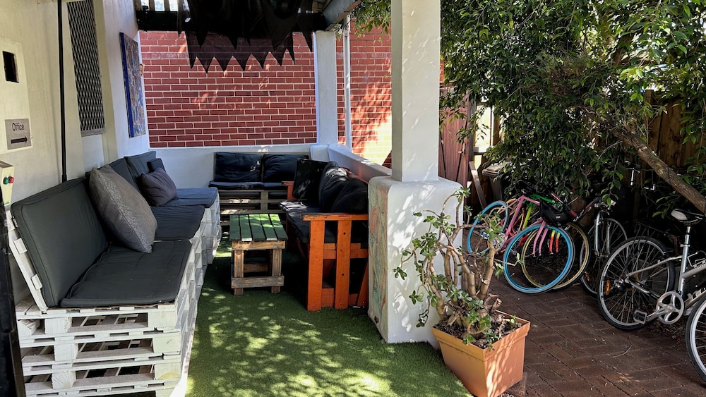 The Shiralee - Hostel