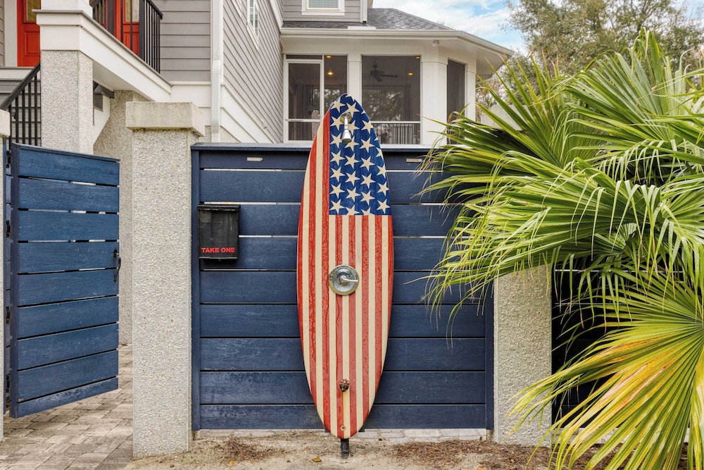 Pink Plume Coastal Escape Near Beach, Private Pool, Grill, & Luxe Interiors