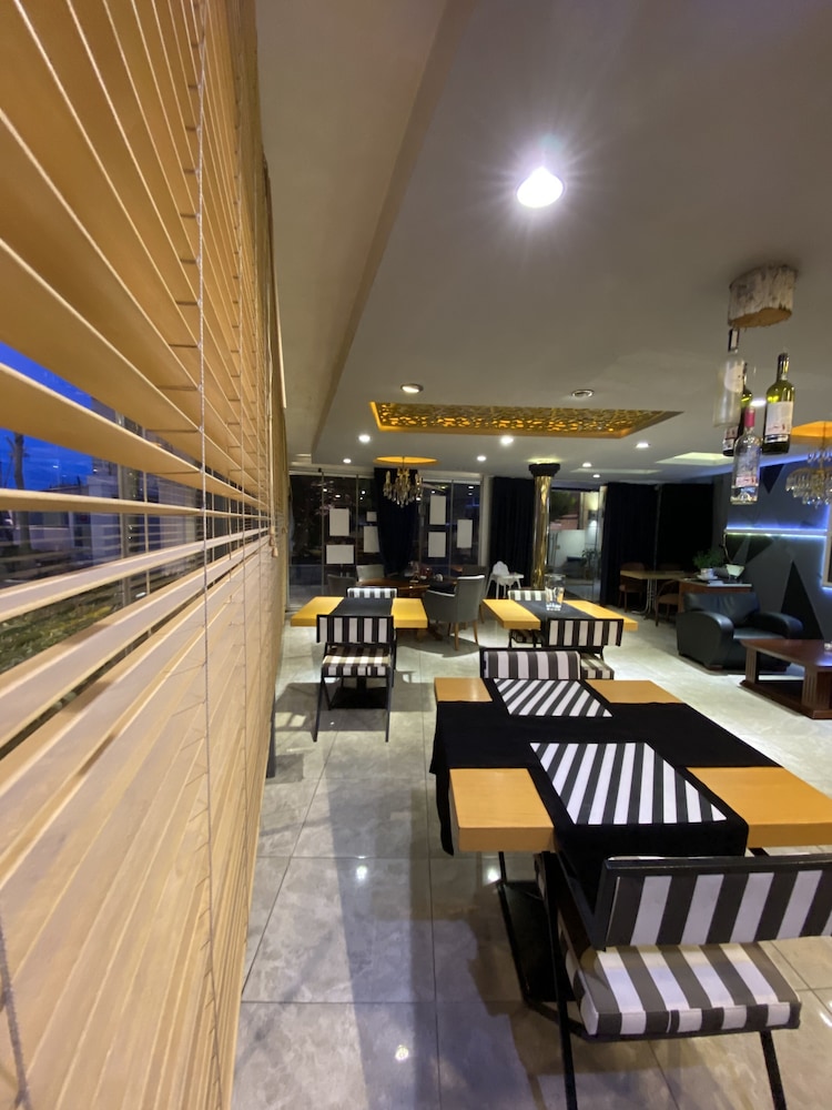 Goldengate Otel - Image 34