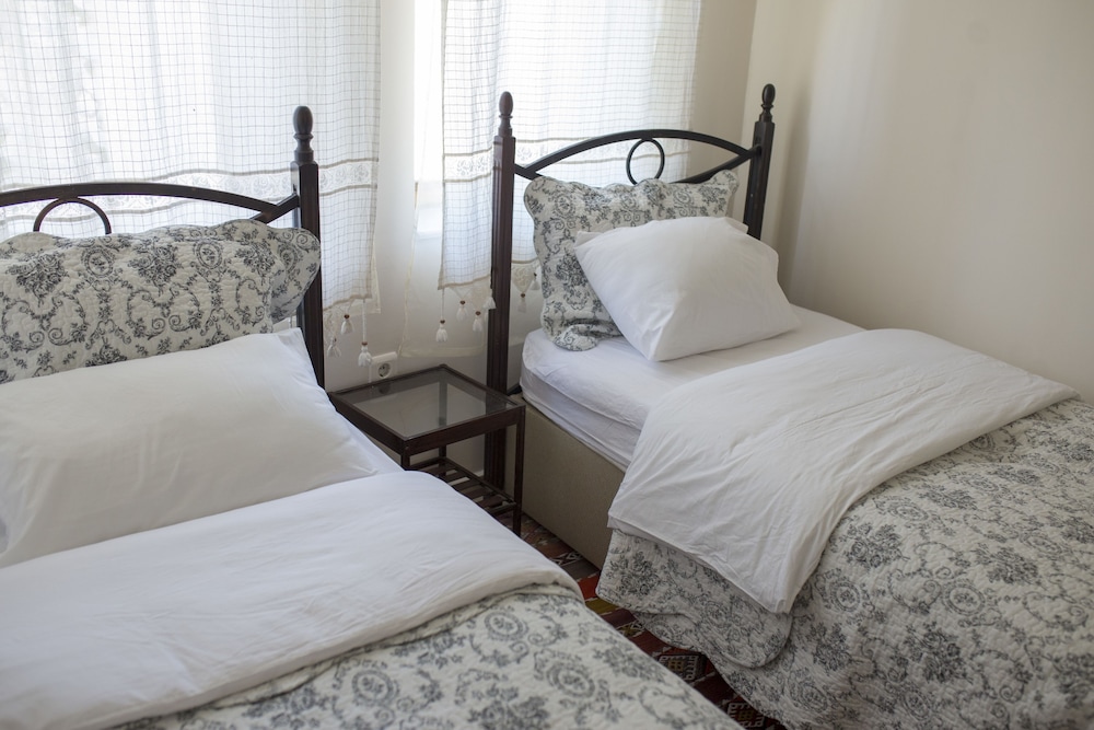 Kamelya Cave Hostel - Adults Only view 4