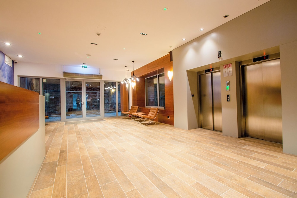 Waterlane Island Deluxe 5A by GrandApart