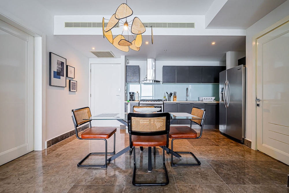 w Comfy 1BR w Fantastic Balcony in YOO