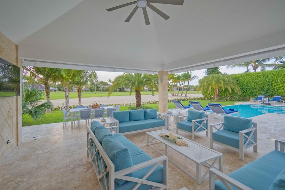 Luxury 6bdr Villa at Tortuga Bay Near Beach Golf
