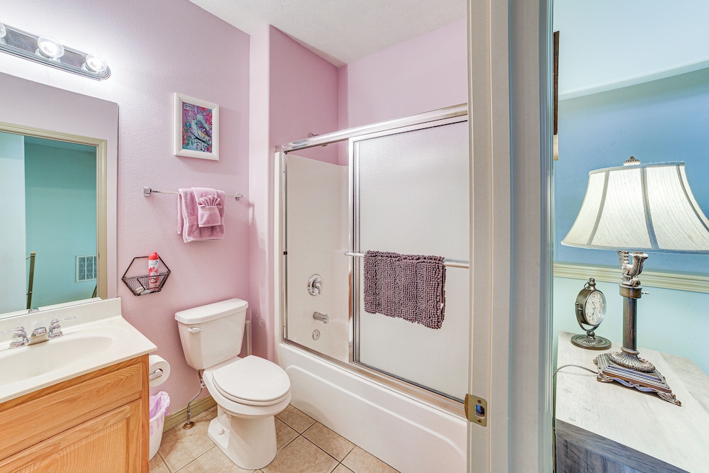 Pool & Lake Access: 'cozy Nest' in Branson West
