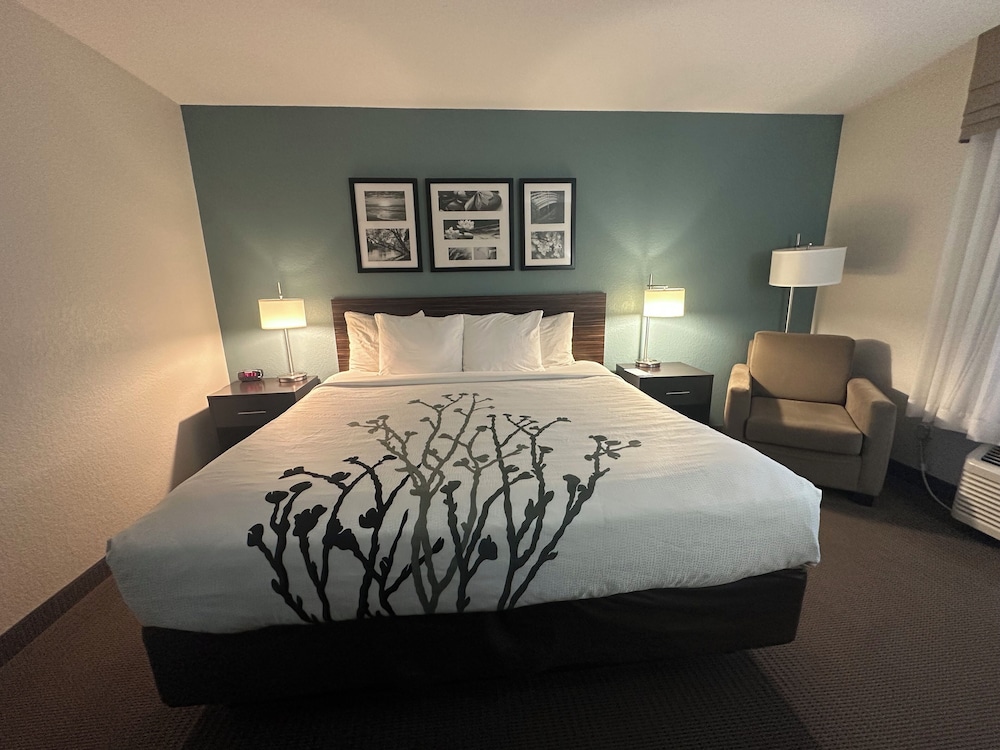 Sleep Inn Suites Fort Dodge - Property Image 35