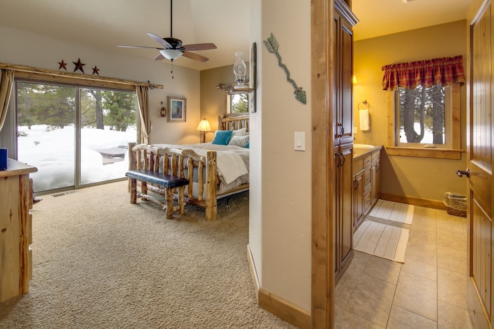 56540 Sunstone Loop 4 Bedroom Home