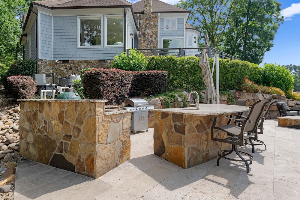 Paradise Pointe by Avantstay Lakefront Views Playset