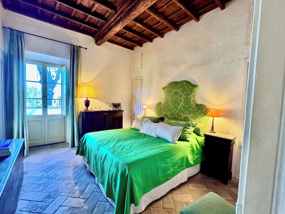 New Estate of Joy a Magnificent Historic Villa Near Rome on Glorious Ground Pool and Olives Galore