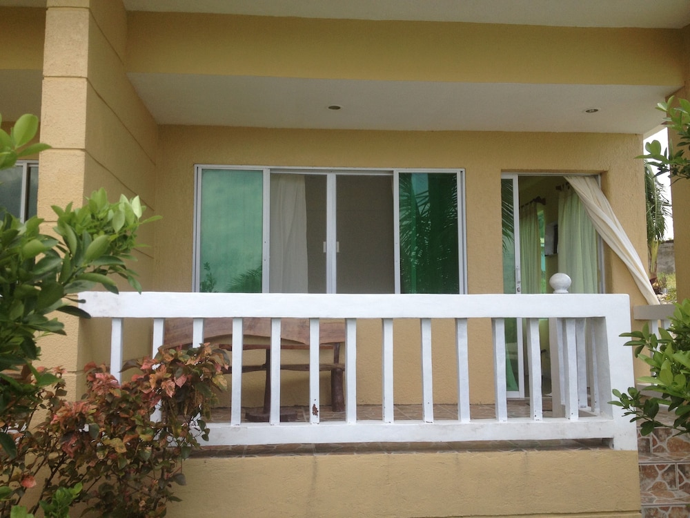 Moalboal Beach Resort