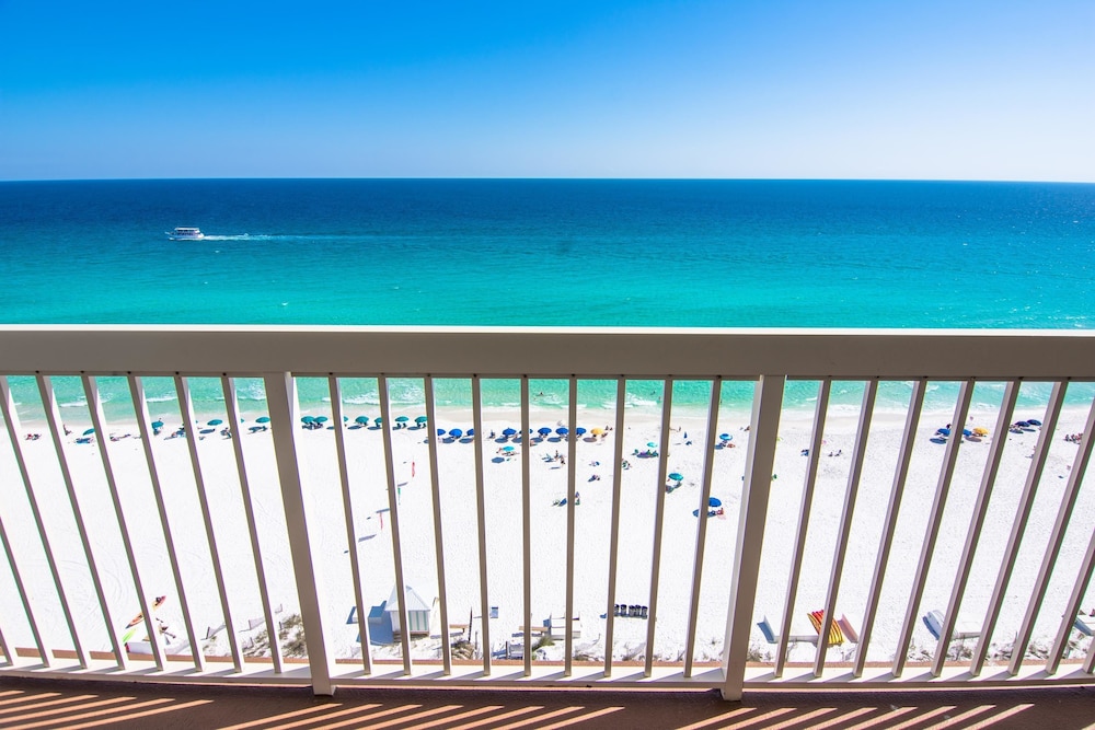 Pelican Beach Resort by Panhandle Getaways