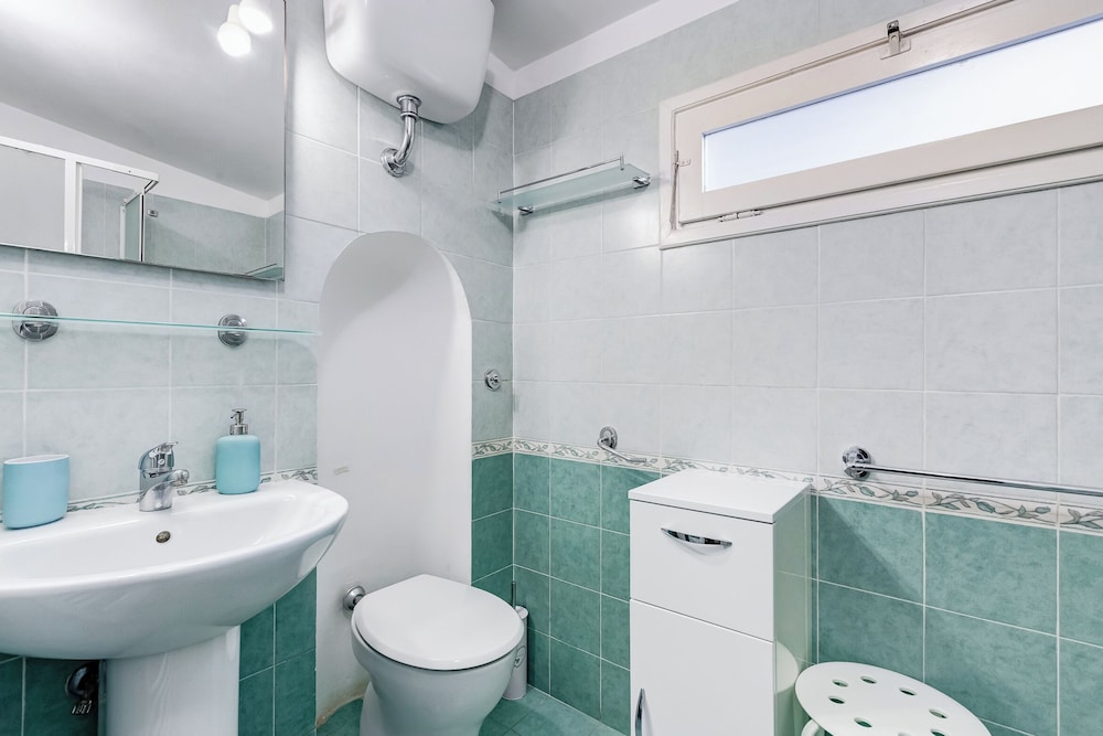Spanish Steps Spacious Apartment