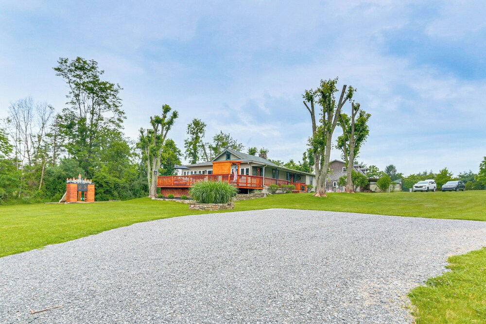 < 1 Mi to Raystown Lake: Family-friendly Cottage!