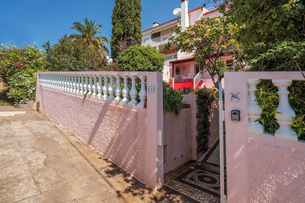 Apartment With Garden - Casa Frangipani view 4